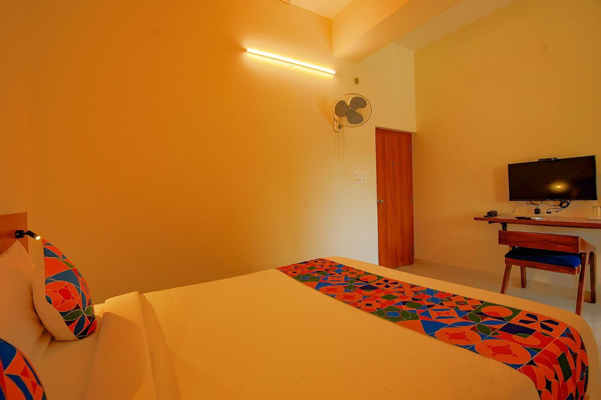 Fabhotel Gr Lake View - Btm Layout Bangalore Exterior foto