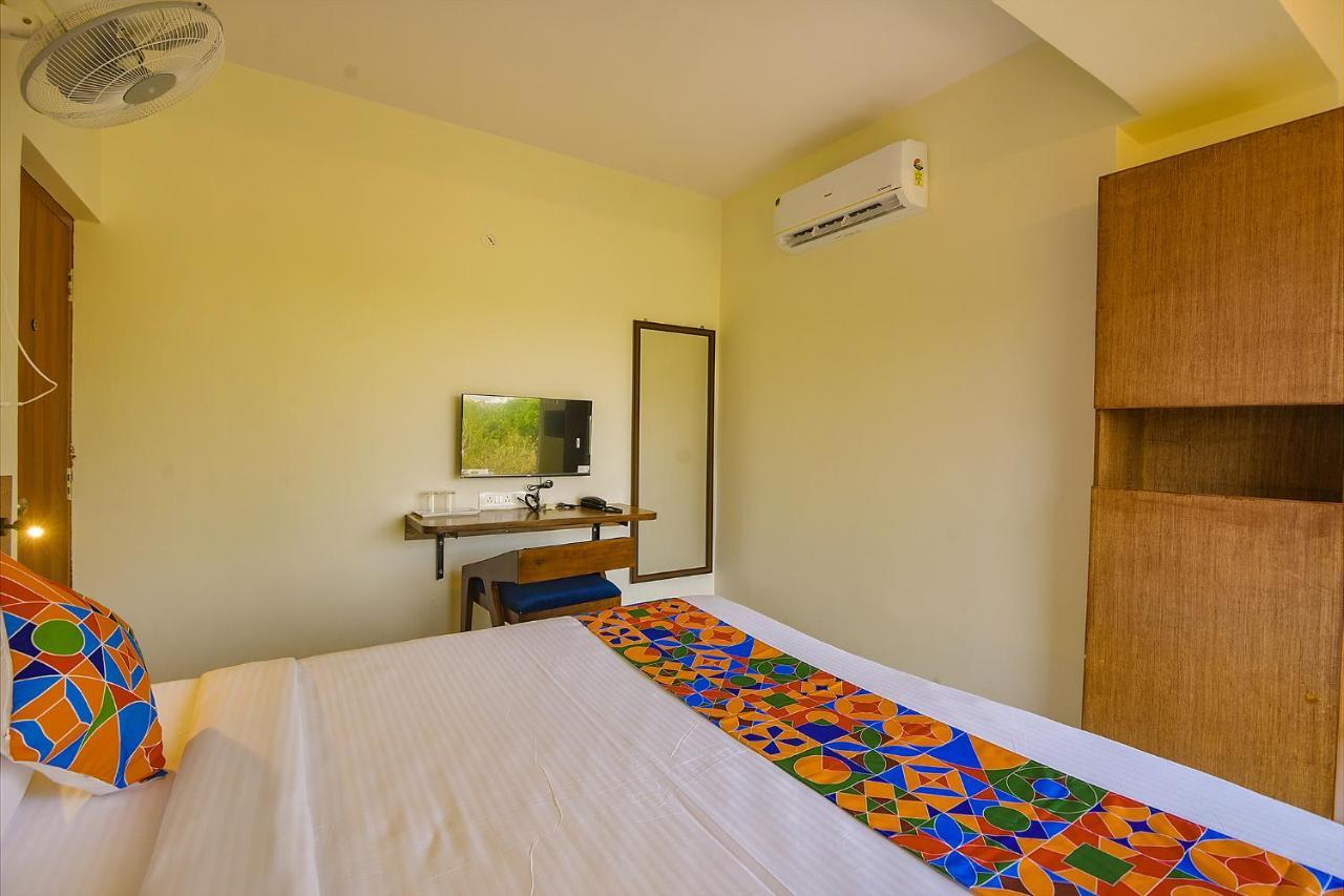 Fabhotel Gr Lake View - Btm Layout Bangalore Exterior foto